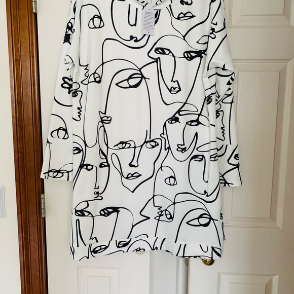 Long sleeve white tee shirt dress - Picture 2 of 5